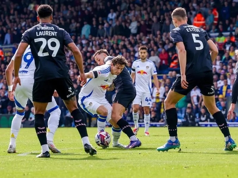 Soi kèo Burnley vs Leeds United vòng 8 giải Ngoại hạng Anh 1 soi-keo-burnley-vs-leeds-united-21h-18-10-1