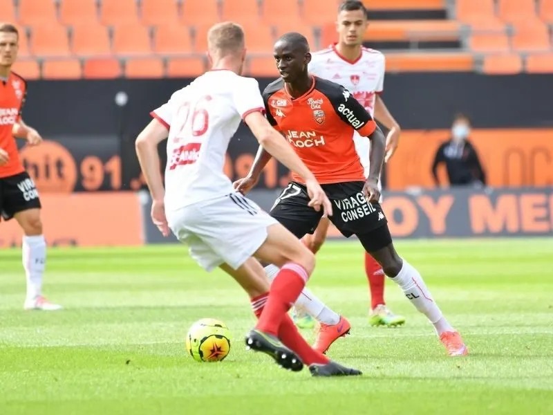 Soi kèo Lorient vs Stade Brestois 29 vòng 8 giải Ligue 1 3 soi-keo-lorient-vs-stade-brestois-29-22h15-19-10-3