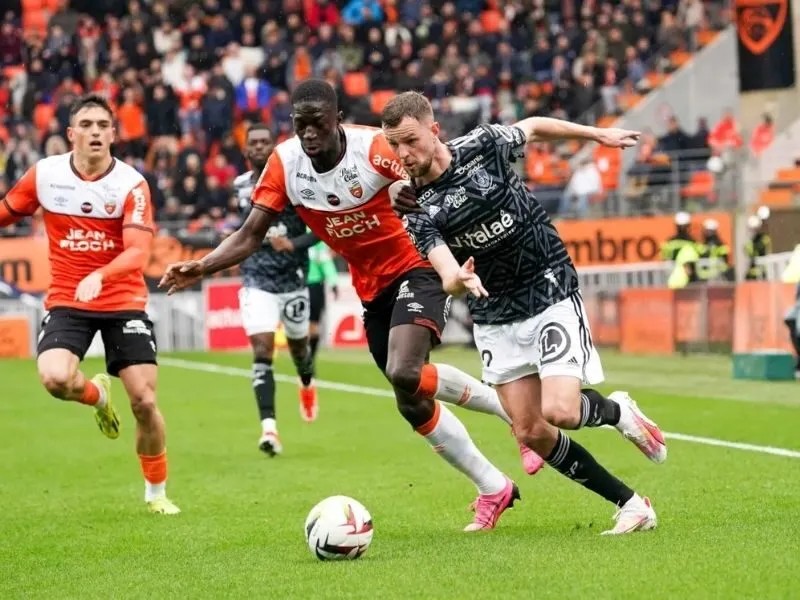 Soi kèo Lorient vs Stade Brestois 29 vòng 8 giải Ligue 1 4 soi-keo-lorient-vs-stade-brestois-29-22h15-19-10-4